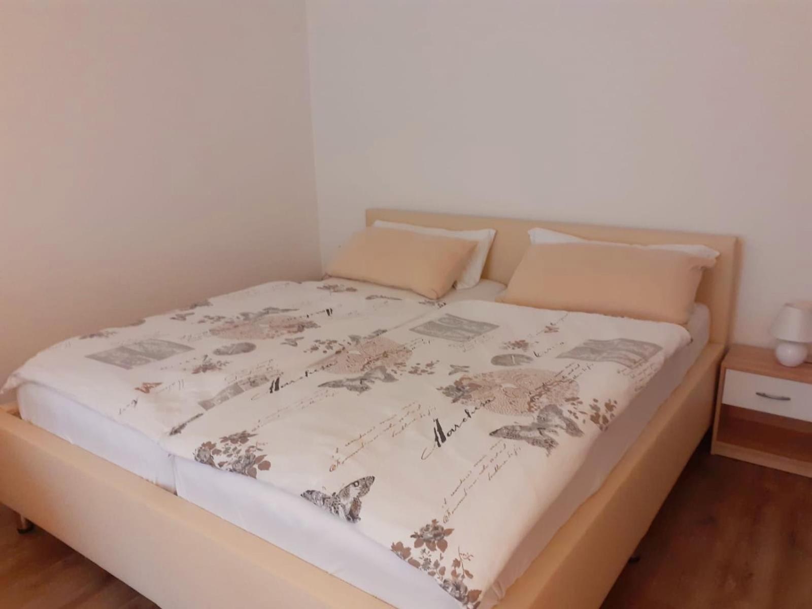 Ferienwohnung Am Kurpark, Гайлинген Екстериор снимка